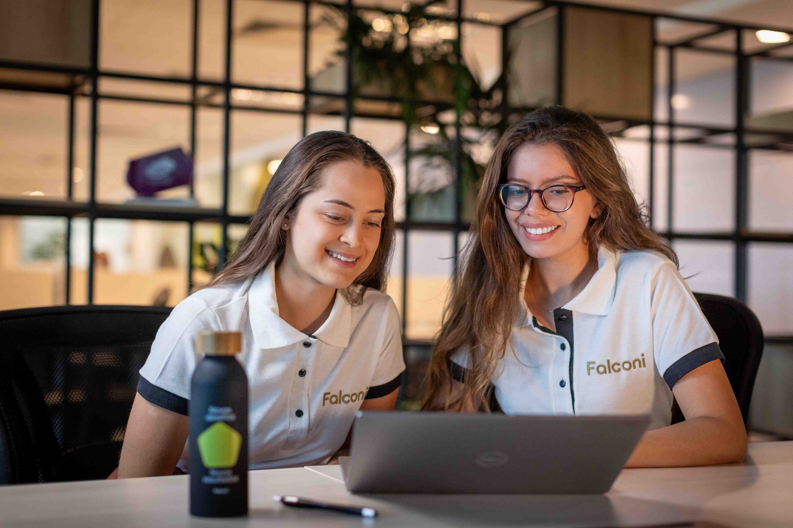 Estágio Falconi 2024: inscrições abertas e bolsas de R$ 2 mil | Falconi  Consultoria e Tecnologia de Gestão Empresarial, image size:2560x1707